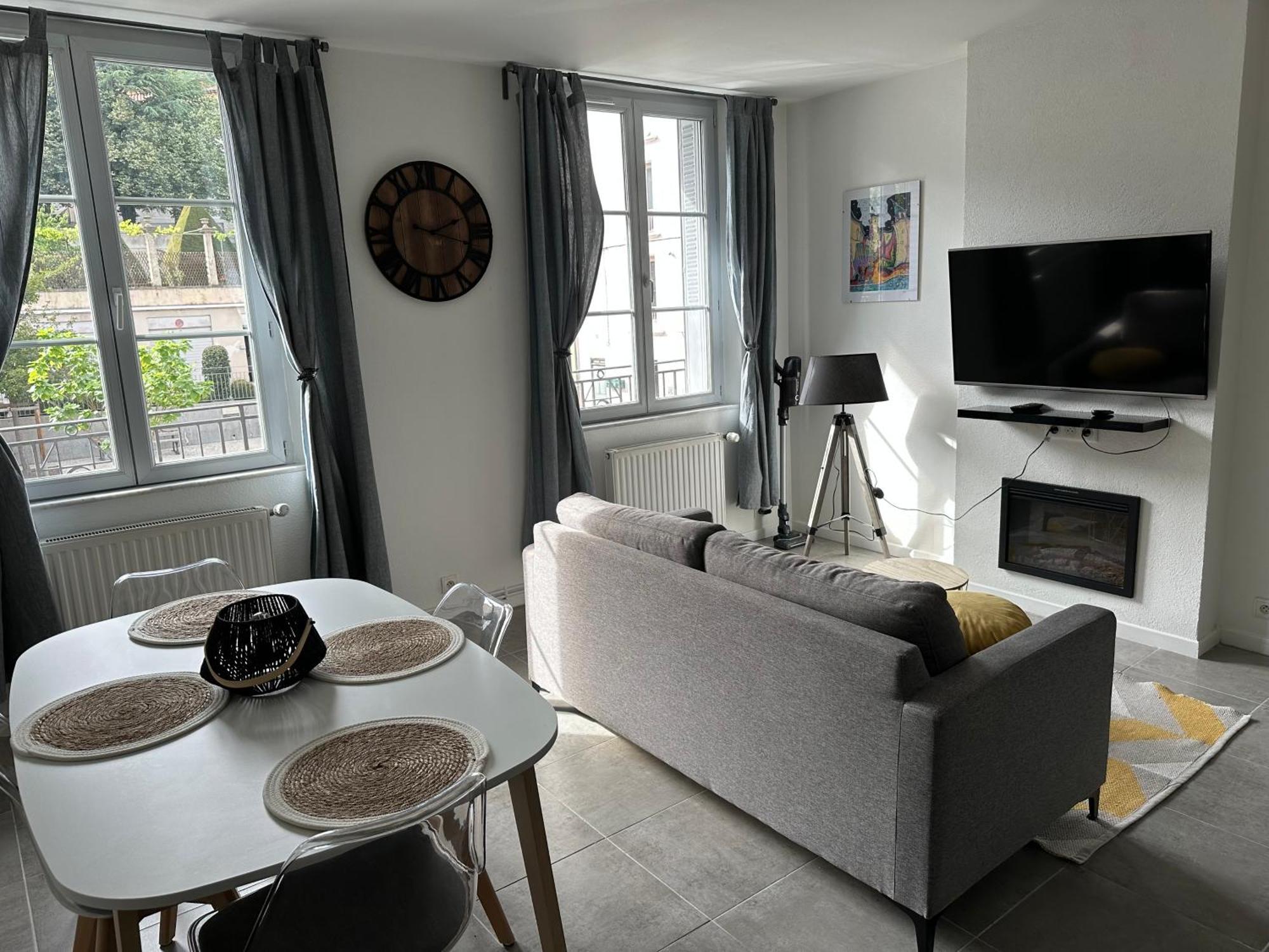 Appartement Avec Terrasse Au Puy Le Puy-en-Velay ภายนอก รูปภาพ
